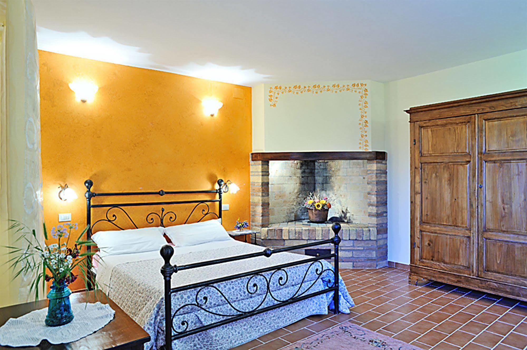 Agriturismo La Buca Di Bellugi San Quirico dʼOrcia المظهر الخارجي الصورة